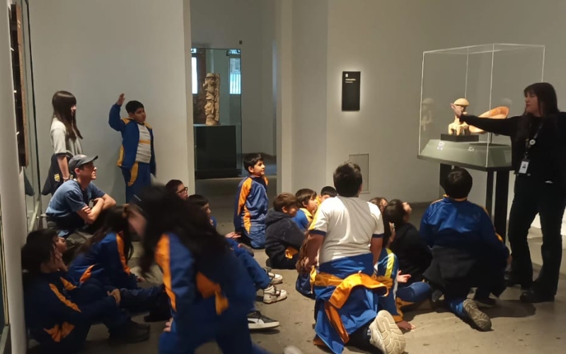 Estudiantes de 4° Básico conectaron con las raíces ancestrales en el Museo Chileno de Arte Precolombino
