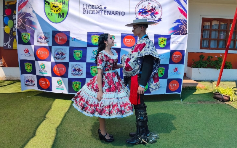 Estudiantes del colegio obtienen el segundo lugar en Campeonato regional de Cueca de Liceos Bicentenario